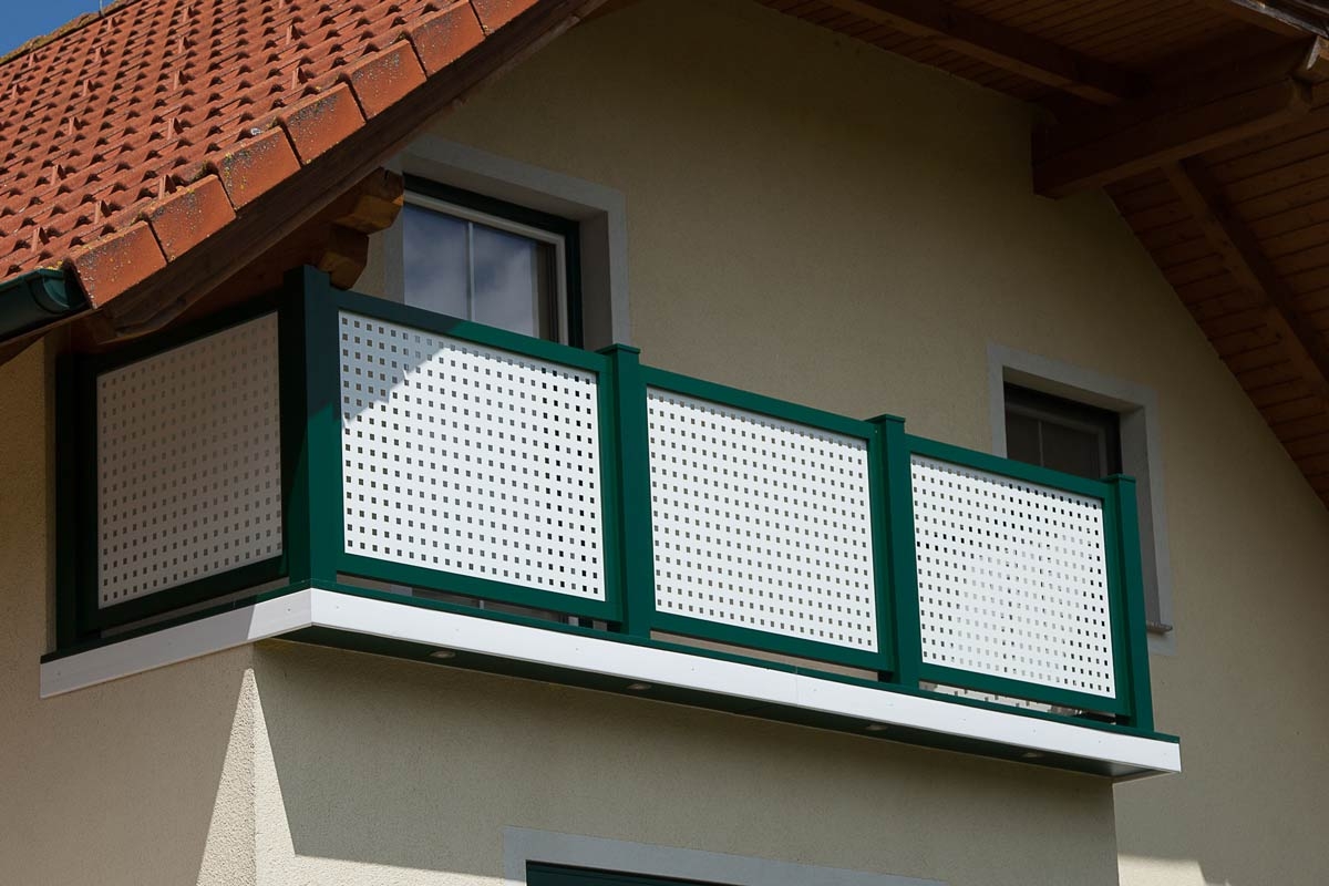 Balkonverkleidung Edelstahl Lochblech Quadratloch gerade